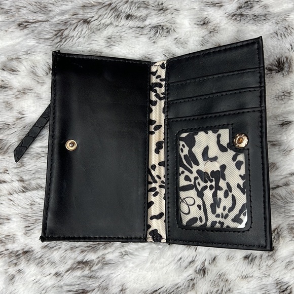 EUC Jessica Simpson Slim Croc Embossed Leather Wallet - Picture 3 of 9